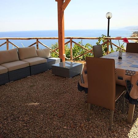 Casa Verde Mare Кастел ди Туза Екстериор снимка