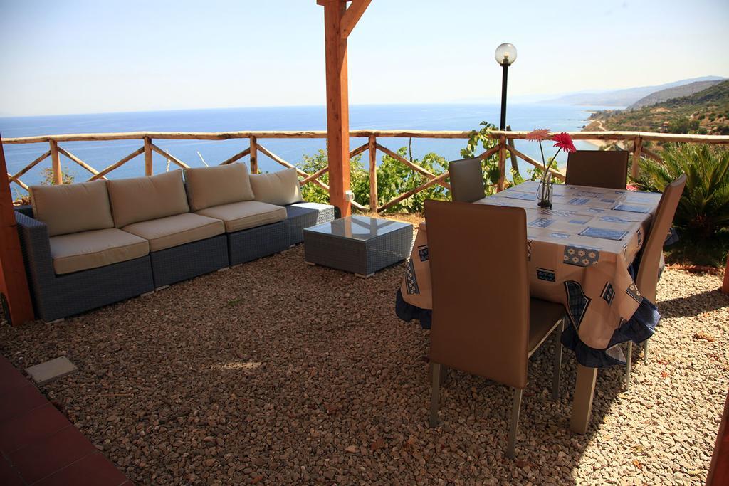 Casa Verde Mare Кастел ди Туза Екстериор снимка