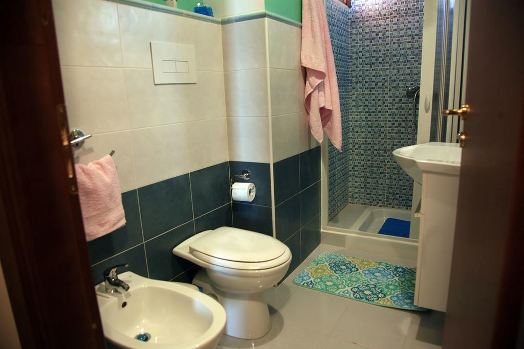 Casa Verde Mare Кастел ди Туза Екстериор снимка