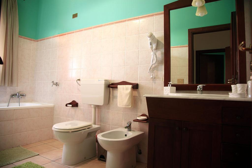 Casa Verde Mare Кастел ди Туза Екстериор снимка