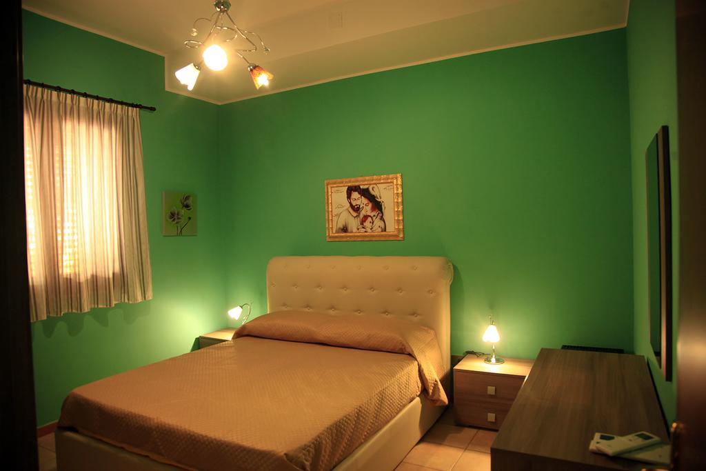 Casa Verde Mare Кастел ди Туза Екстериор снимка